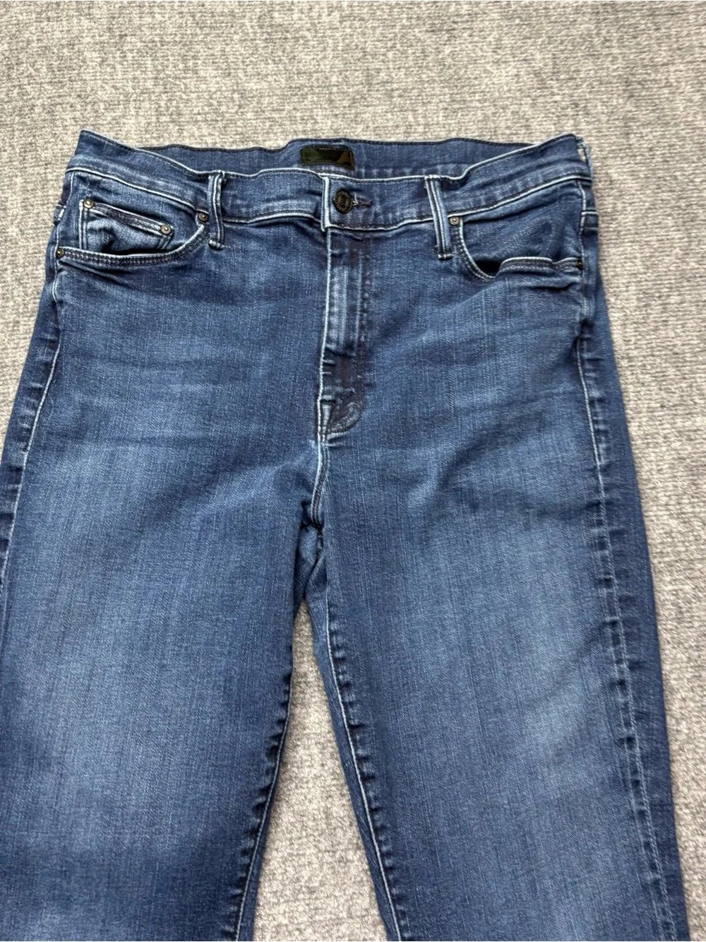 MOTHER Jeans Womens 32 Weekender Fray in Mint Condition Flare Raw Hem USA Made - Picture 12 of 15